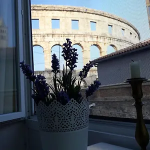 Amphiteater Art , Pula Croatia